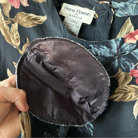 Rena Rowan Floral Silk Tops - Picture 4 of 5